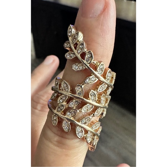 Brand New! Gold Rhinestone Wrap Around Ring - Picture 4 of 10